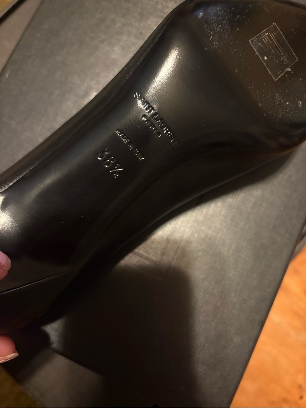 Saint Laurent Basic Black Heels - Picture 4 of 6
